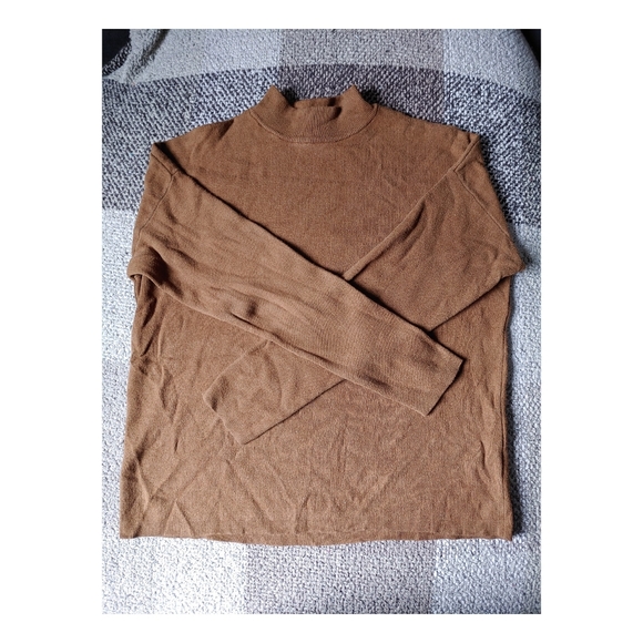 Brown turtleneck - Picture 2 of 3